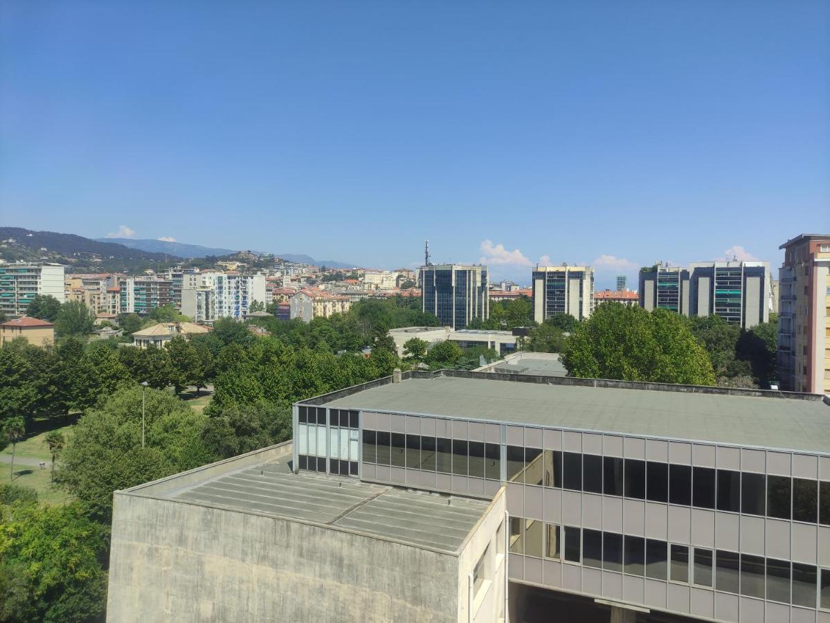 Una Finestra Su Савона Екстер'єр фото
